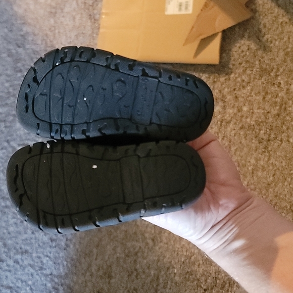 STUNNING CHAMPION VELCRO SANDALS - Picture 4 of 5